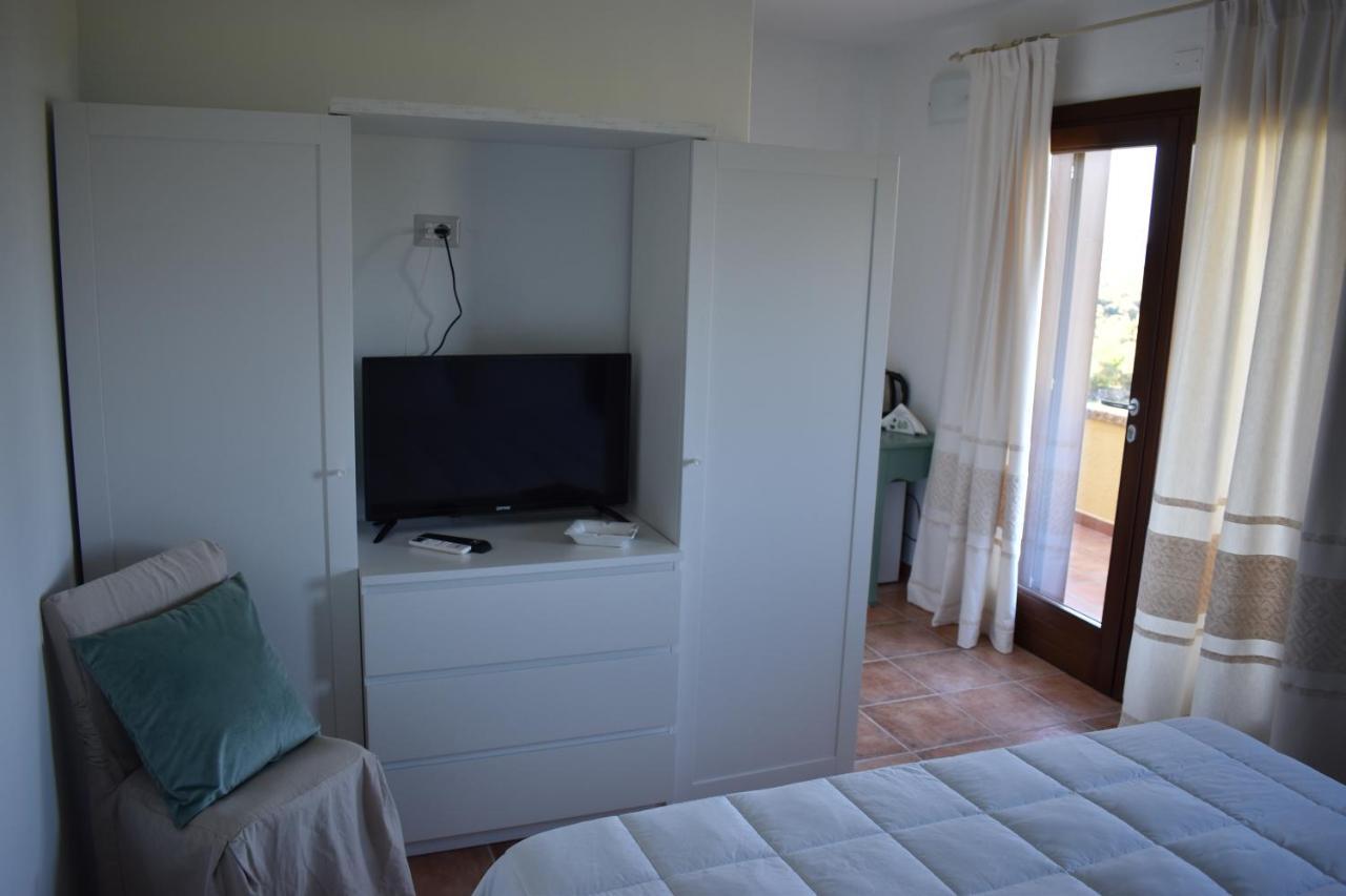 Hotel Domus Francy San Teodoro  Exterior foto