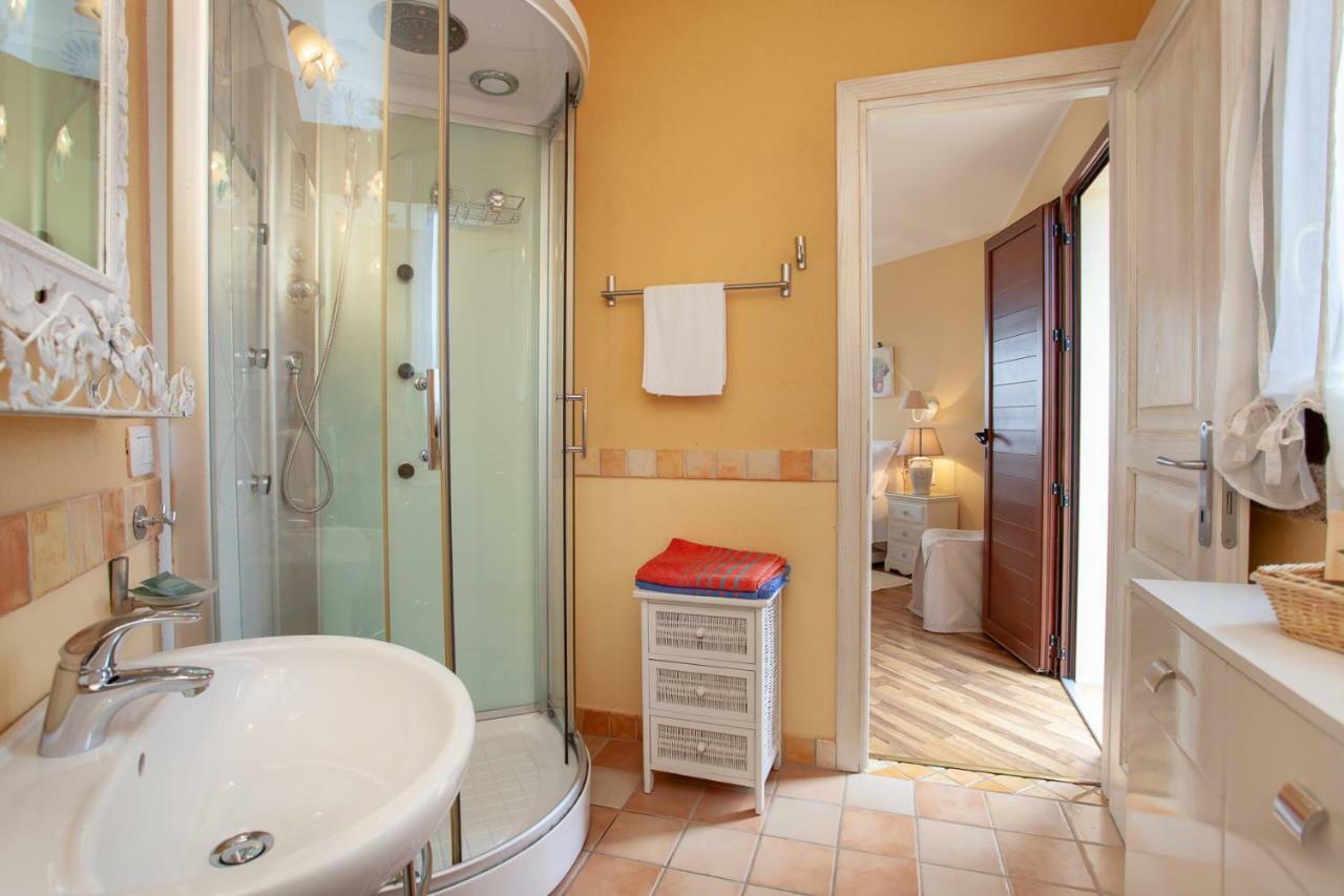 Hotel Domus Francy San Teodoro  Exterior foto